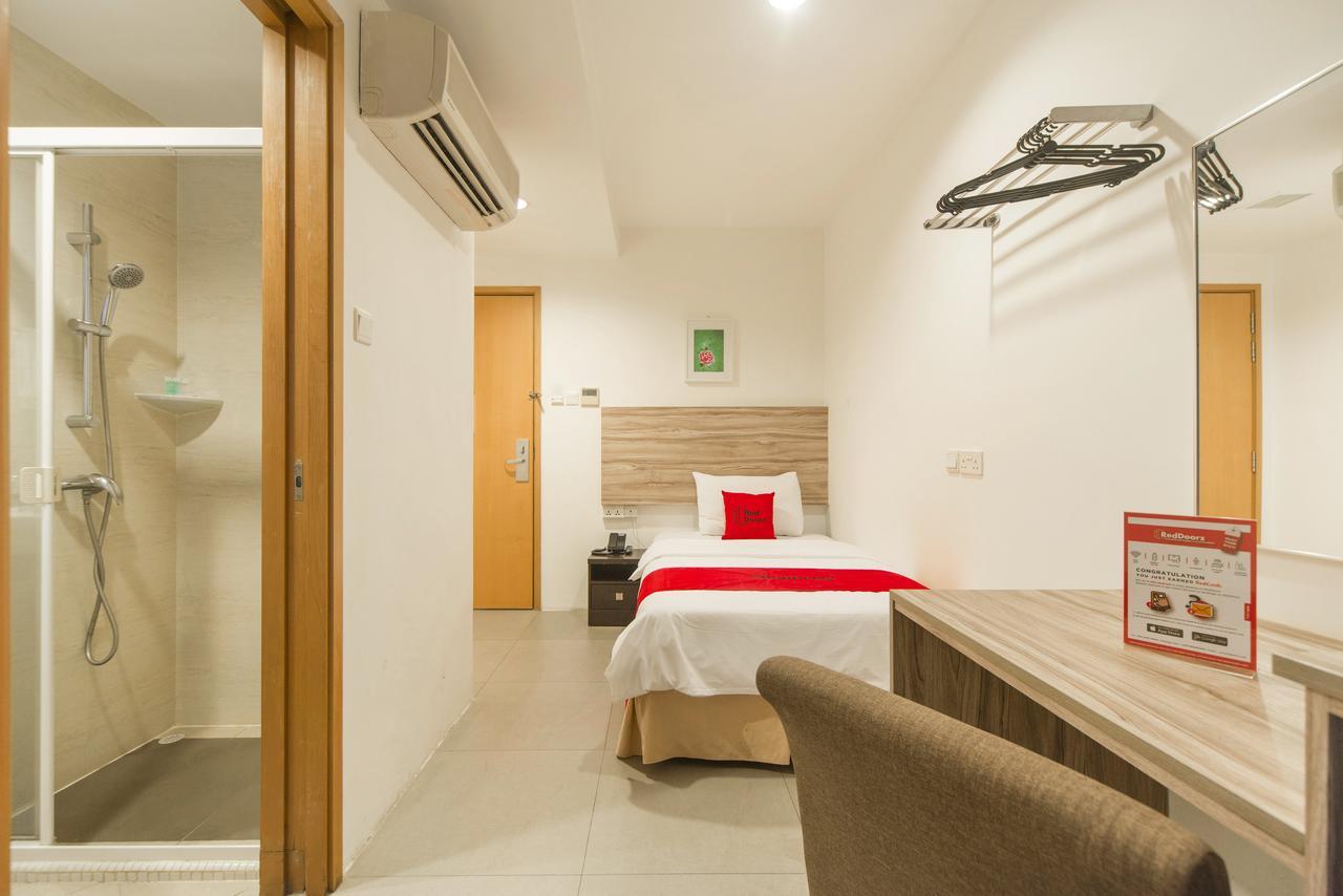 Reddoorz Plus @ Victoria Street Singapore Eksteriør billede